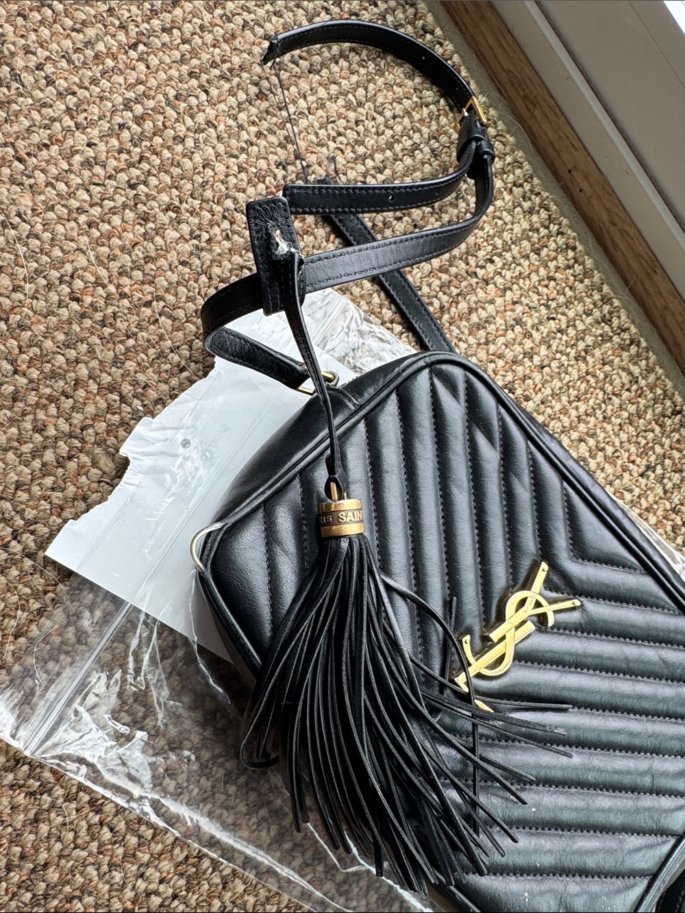 Yves Saint Laurent Black Quilted Camera Bag with Gold YSL Emblem - Picture 3 of 7